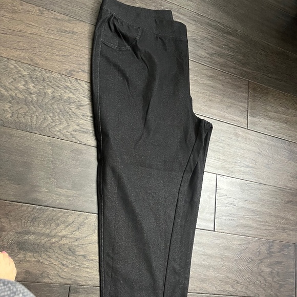 Black leggings - Picture 1 of 2